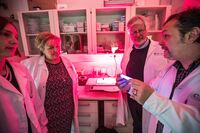 Berg and Theodossiou with Prime Minister Erna Solberg and Minister of Research and Higher Education
Iselin Nybø. Photo: Hallgeir Vågenes/ VG